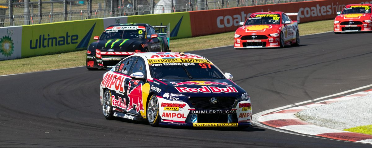 FOTO/IMAGEM: World Wide Web (Pexels-Mat Sheard) / Lacaille Race Group
