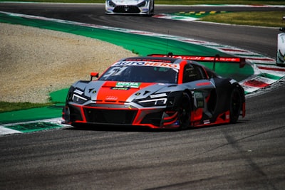 FOTO/IMAGEM: World Wide Web (Polotno Studio / Lacaille Race Group)
